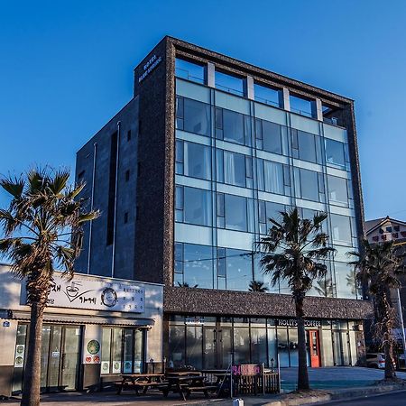 Blue Spring Hotel Jeju Bagian luar foto
