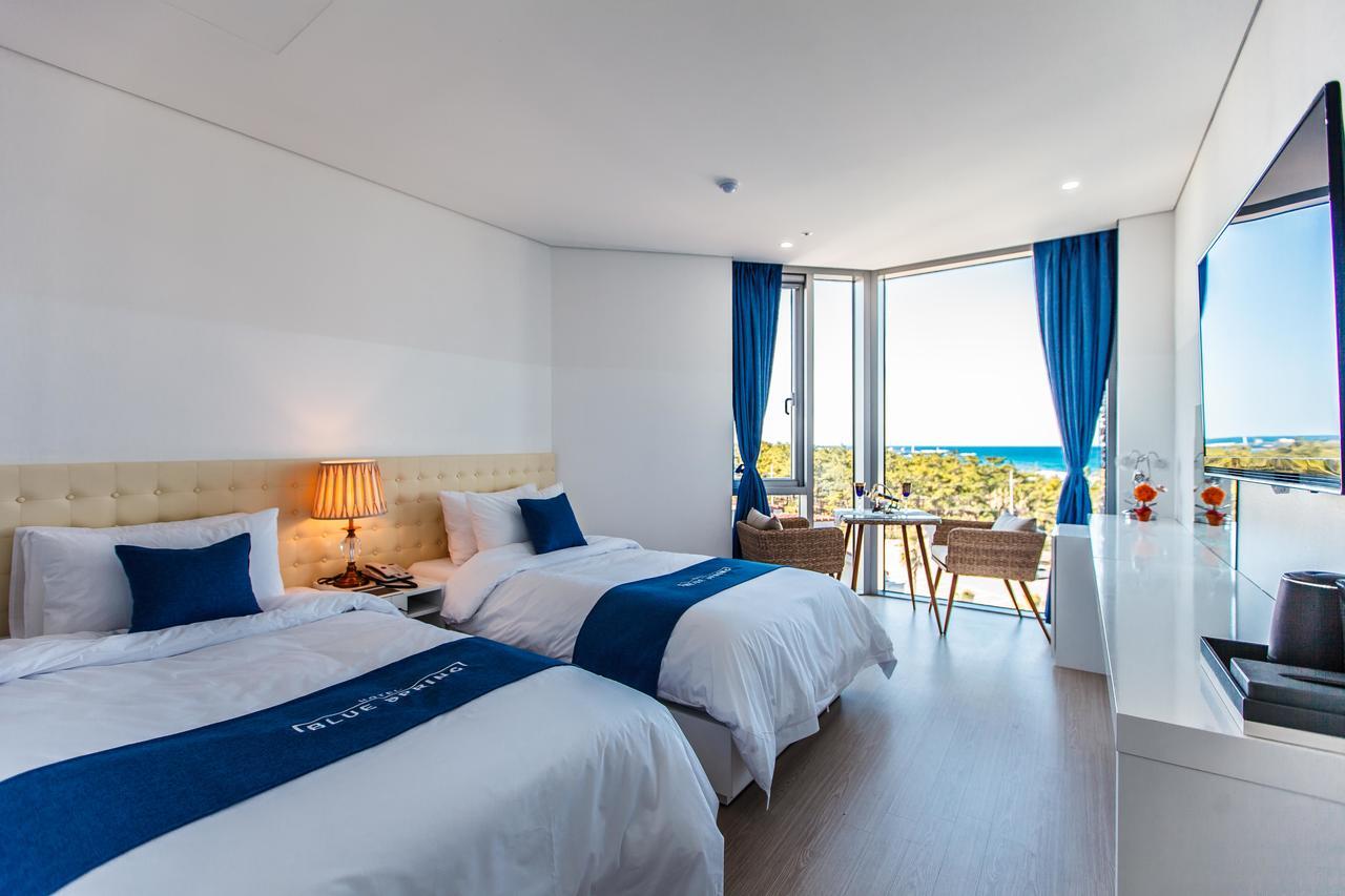 Blue Spring Hotel Jeju Bagian luar foto