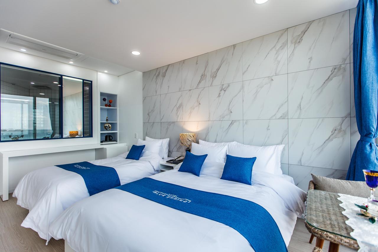 Blue Spring Hotel Jeju Bagian luar foto